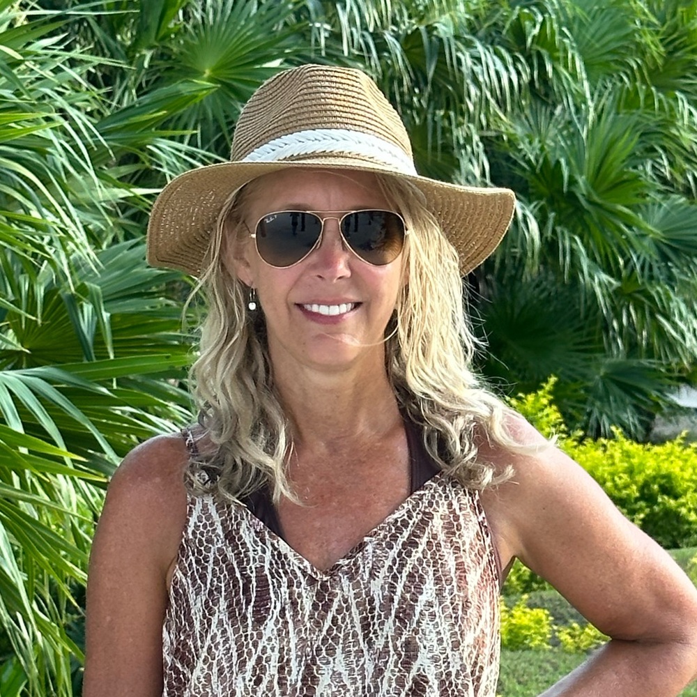 Meet your Posher, Dena